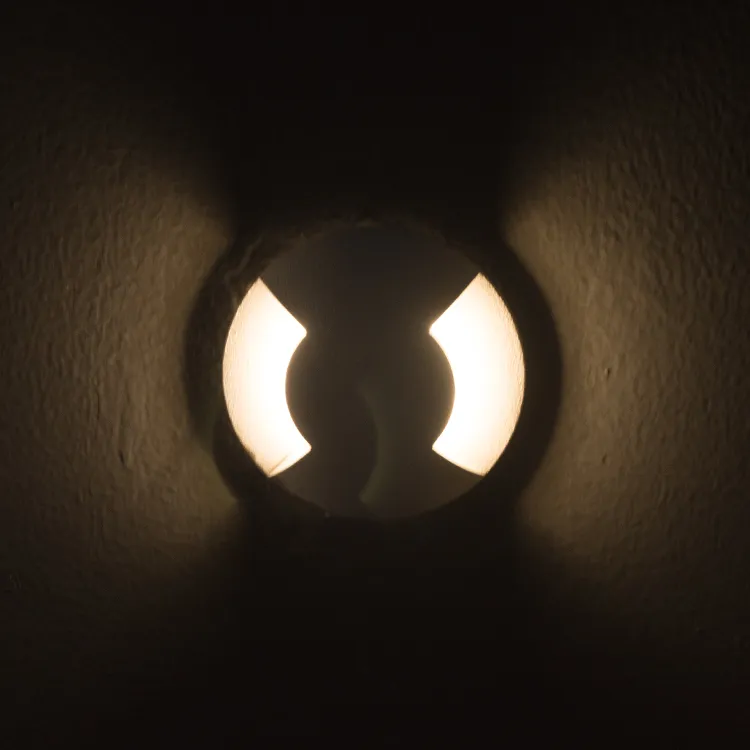 Easy Assemble Waterproof 220V1w IP67 LED Mini Garden Light Underground Lighting